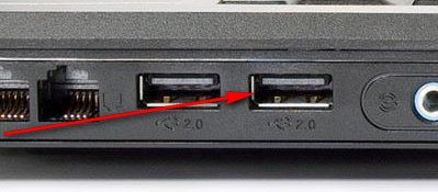 back-upmedium aansluiten via vrije usb-poort